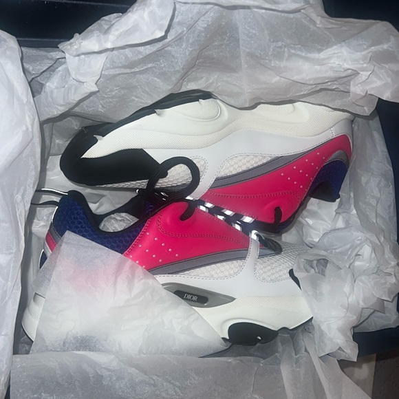 Men’s Dior Sneakers lightly worn - Picture 3 of 5